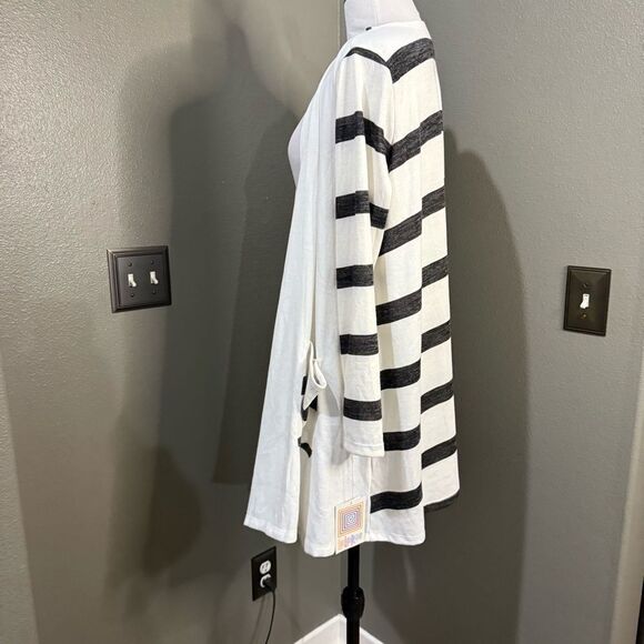 New Lularoe Caroline Open Front Cardigan Sweater White Grey Stripes - Picture 2 of 10